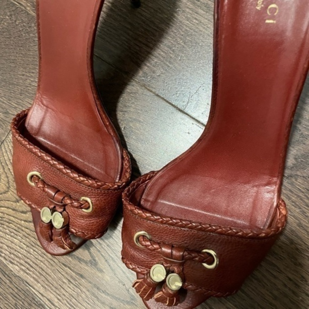 Gucci - Picture 1 of 6